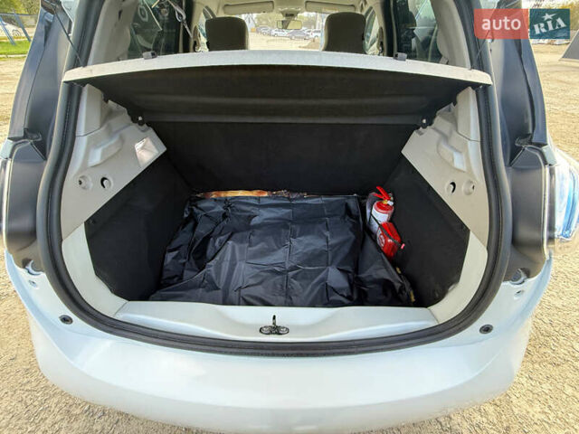 Белый Рено Зое, объемом двигателя 0 л и пробегом 54 тыс. км за 7500 $, фото 25 на Automoto.ua