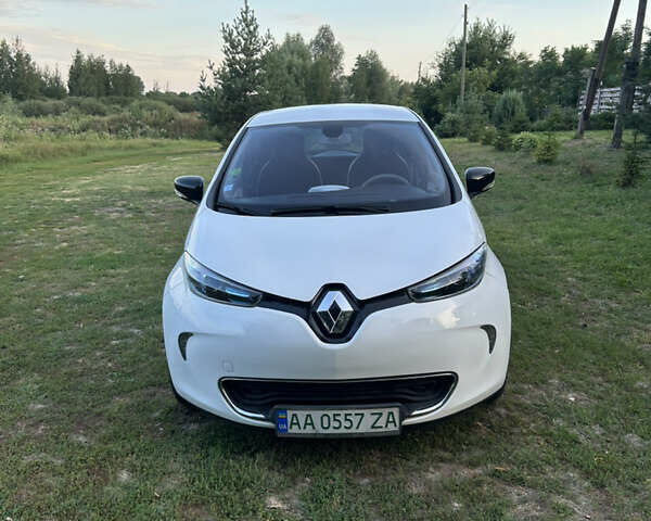 Білий Рено Зое, об'ємом двигуна 0 л та пробігом 123 тис. км за 5400 $, фото 2 на Automoto.ua