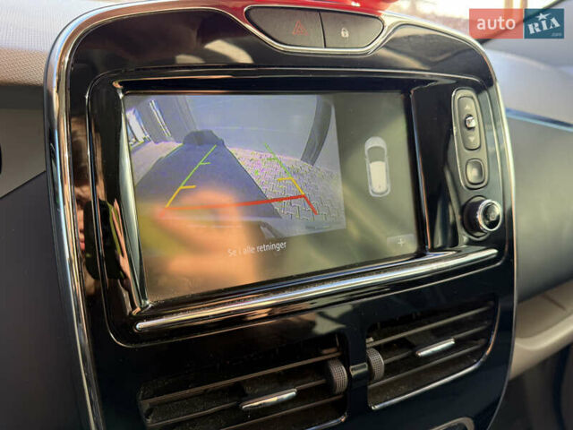 Белый Рено Зое, объемом двигателя 0 л и пробегом 138 тыс. км за 6500 $, фото 9 на Automoto.ua