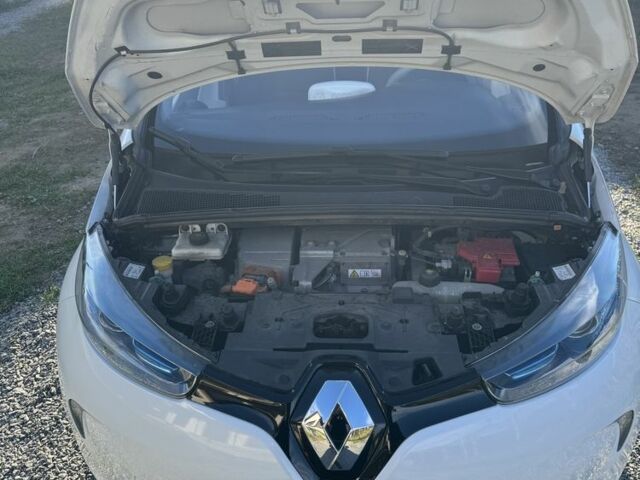 Рено Зое 2014 в Виннице на Automoto.ua Белый Рено Зое, объемом двигателя 0 л и пробегом 166 тыс. км за 6000 $, фото 12 на Automoto.ua