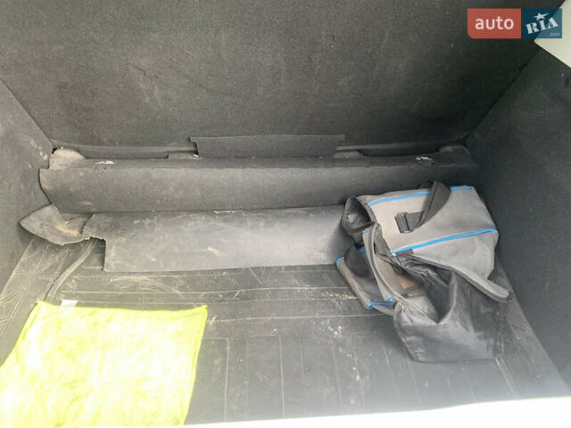 Білий Рено Зое, об'ємом двигуна 0 л та пробігом 235 тис. км за 7500 $, фото 11 на Automoto.ua