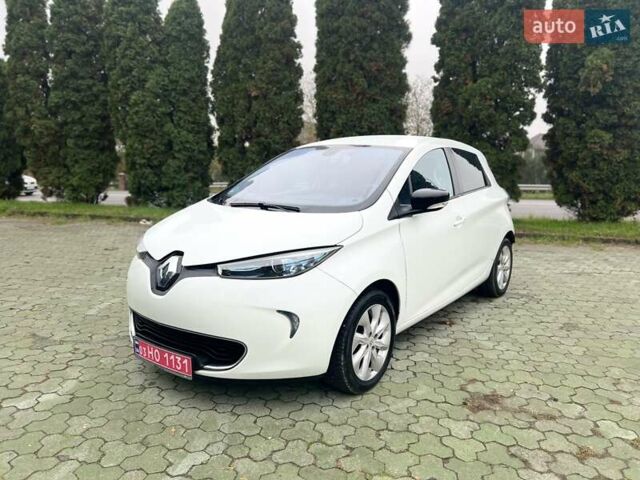 Белый Рено Зое, объемом двигателя 0 л и пробегом 103 тыс. км за 6799 $, фото 1 на Automoto.ua