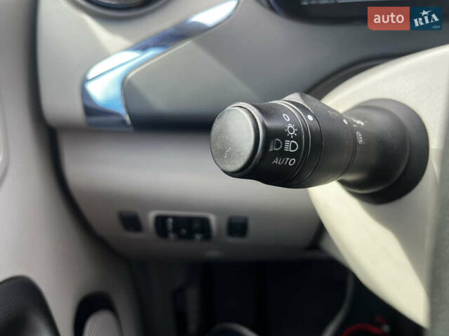 Білий Рено Зое, об'ємом двигуна 0 л та пробігом 123 тис. км за 6900 $, фото 38 на Automoto.ua