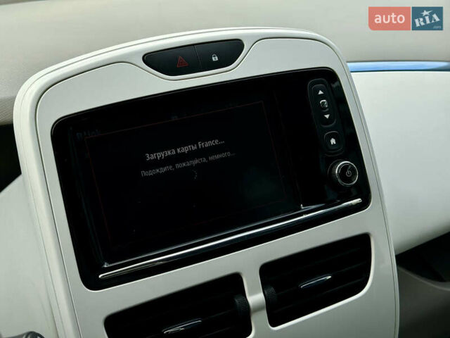 Білий Рено Зое, об'ємом двигуна 0 л та пробігом 110 тис. км за 6200 $, фото 24 на Automoto.ua