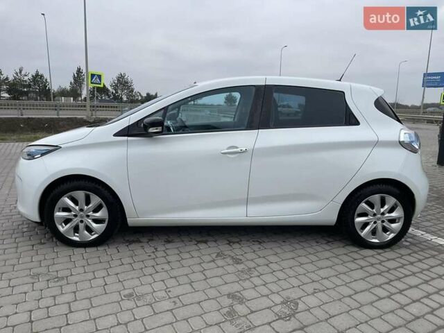 Белый Рено Зое, объемом двигателя 0 л и пробегом 98 тыс. км за 7000 $, фото 4 на Automoto.ua