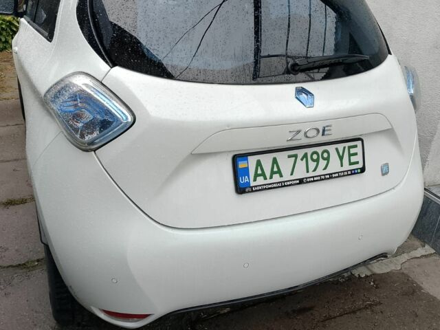Білий Рено Зое, об'ємом двигуна 0 л та пробігом 76 тис. км за 7414 $, фото 1 на Automoto.ua