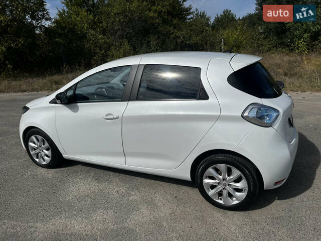 Білий Рено Зое, об'ємом двигуна 0 л та пробігом 123 тис. км за 6900 $, фото 10 на Automoto.ua