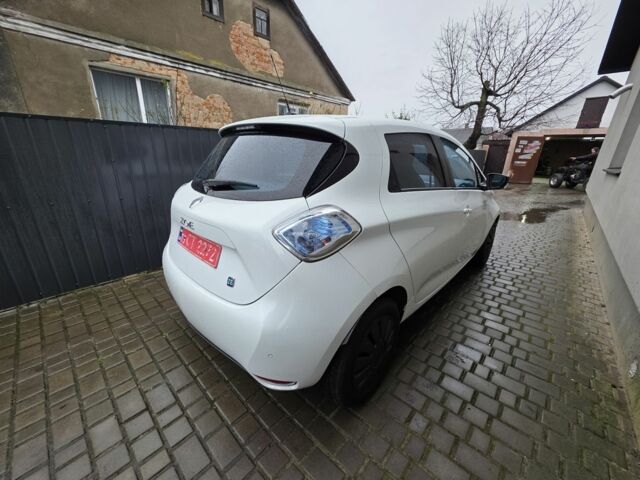 Білий Рено Зое, об'ємом двигуна 0 л та пробігом 140 тис. км за 5850 $, фото 3 на Automoto.ua
