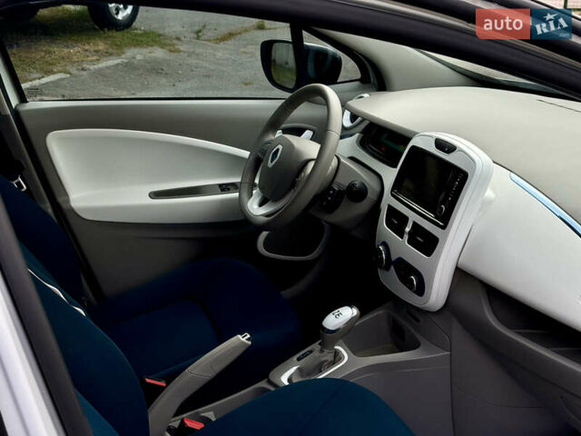 Білий Рено Зое, об'ємом двигуна 0 л та пробігом 110 тис. км за 6950 $, фото 1 на Automoto.ua