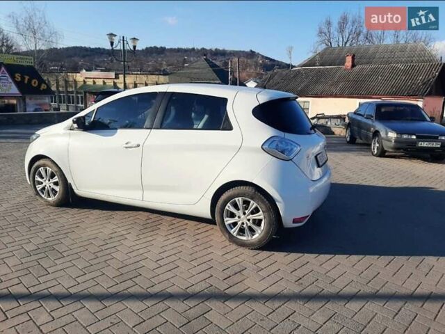 Белый Рено Зое, объемом двигателя 0 л и пробегом 150 тыс. км за 6500 $, фото 3 на Automoto.ua