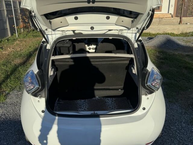 Рено Зое 2014 в Виннице на Automoto.ua Белый Рено Зое, объемом двигателя 0 л и пробегом 166 тыс. км за 6000 $, фото 13 на Automoto.ua