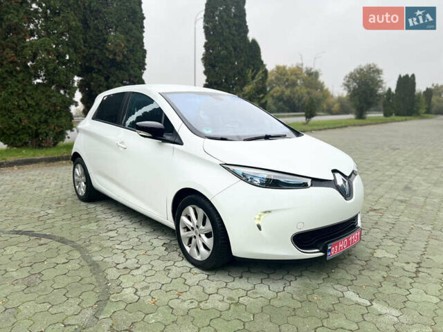 Белый Рено Зое, объемом двигателя 0 л и пробегом 103 тыс. км за 6799 $, фото 7 на Automoto.ua