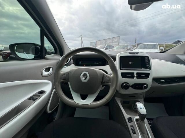Белый Рено Зое, объемом двигателя 0 л и пробегом 203 тыс. км за 6890 $, фото 26 на Automoto.ua