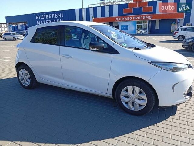 Белый Рено Зое, объемом двигателя 0 л и пробегом 100 тыс. км за 5600 $, фото 8 на Automoto.ua