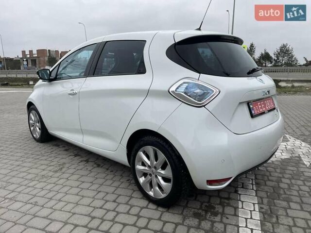 Белый Рено Зое, объемом двигателя 0 л и пробегом 98 тыс. км за 7000 $, фото 5 на Automoto.ua