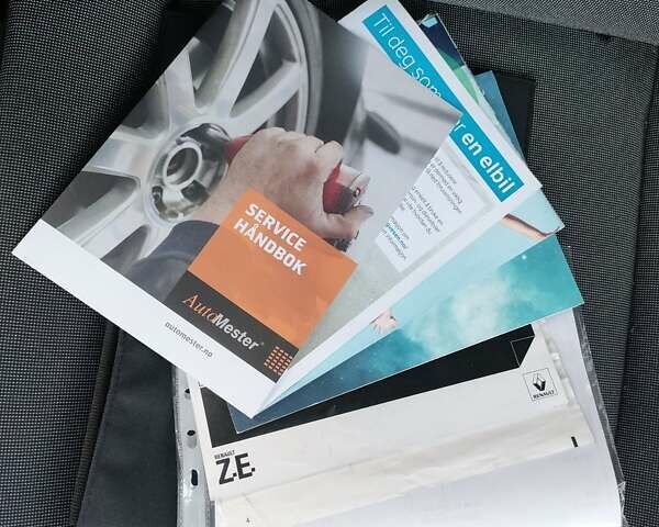 Белый Рено Зое, объемом двигателя 0 л и пробегом 79 тыс. км за 6300 $, фото 21 на Automoto.ua