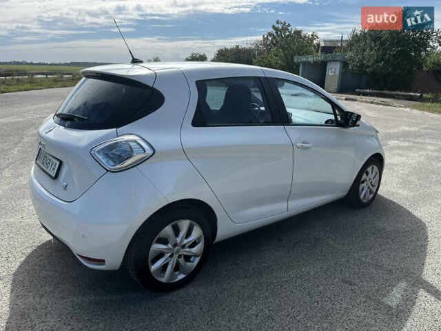 Білий Рено Зое, об'ємом двигуна 0 л та пробігом 123 тис. км за 6900 $, фото 7 на Automoto.ua