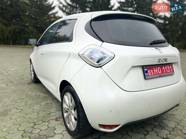 Белый Рено Зое, объемом двигателя 0 л и пробегом 103 тыс. км за 6799 $, фото 20 на Automoto.ua
