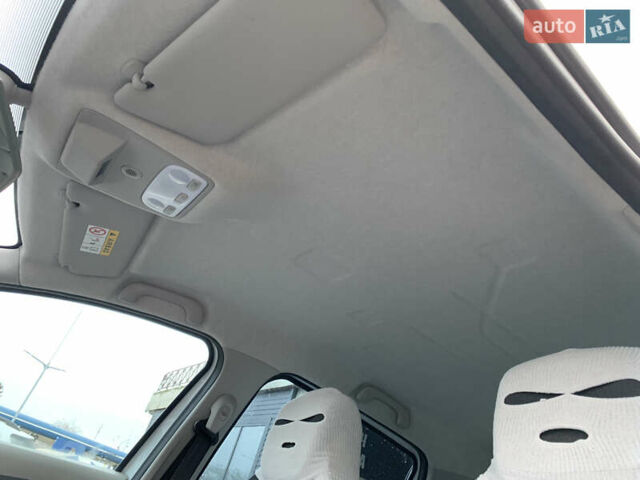 Белый Рено Зое, объемом двигателя 0 л и пробегом 64 тыс. км за 7600 $, фото 20 на Automoto.ua