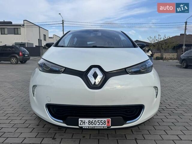 Белый Рено Зое, объемом двигателя 0 л и пробегом 167 тыс. км за 6599 $, фото 2 на Automoto.ua