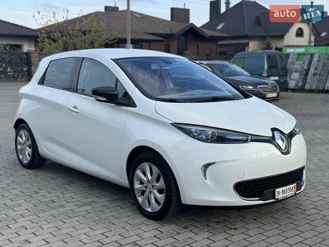 Белый Рено Зое, объемом двигателя 0 л и пробегом 167 тыс. км за 6599 $, фото 11 на Automoto.ua