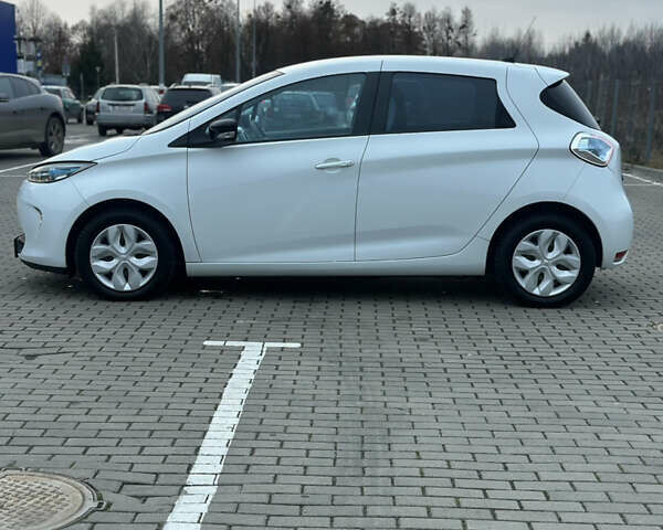 Белый Рено Зое, объемом двигателя 0 л и пробегом 50 тыс. км за 6300 $, фото 4 на Automoto.ua
