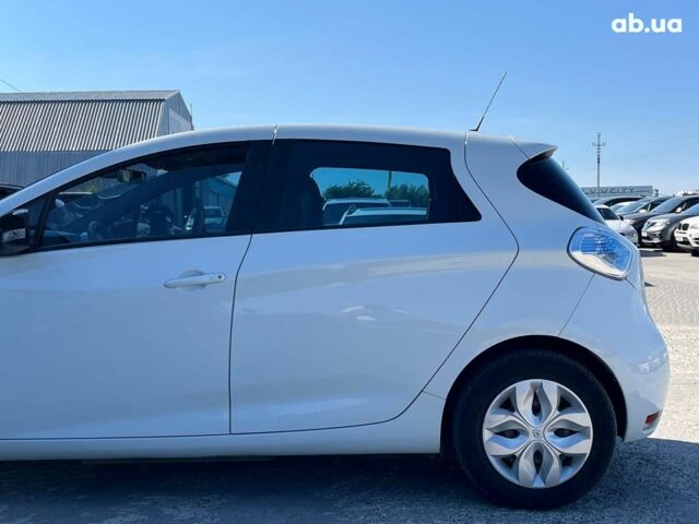 Белый Рено Зое, объемом двигателя 0 л и пробегом 56 тыс. км за 7190 $, фото 6 на Automoto.ua