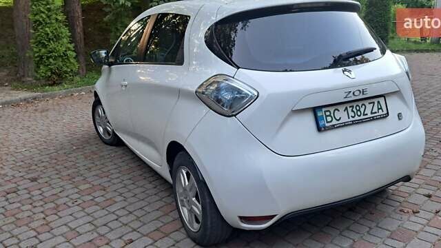 Білий Рено Зое, об'ємом двигуна 0 л та пробігом 96 тис. км за 5800 $, фото 6 на Automoto.ua