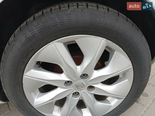 Рено Зое 2014 в Ковель на Automoto.ua Белый Рено Зое, объемом двигателя 0 л и пробегом 156 тыс. км за 5999 $, фото 14 на Automoto.ua