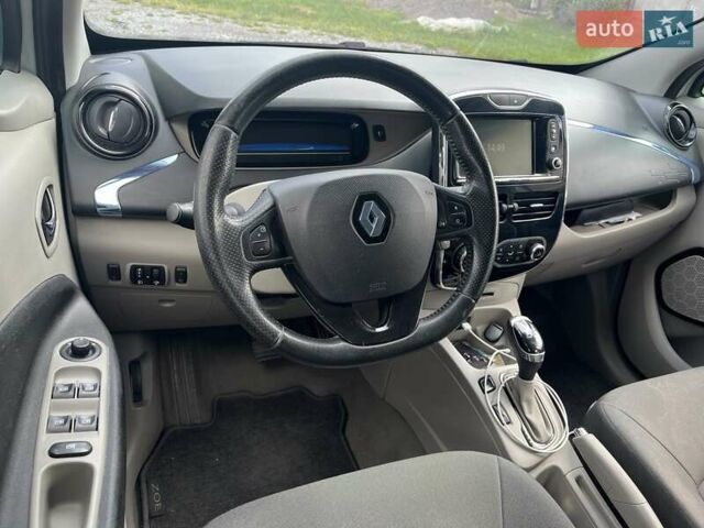 Білий Рено Зое, об'ємом двигуна 0 л та пробігом 117 тис. км за 6200 $, фото 4 на Automoto.ua