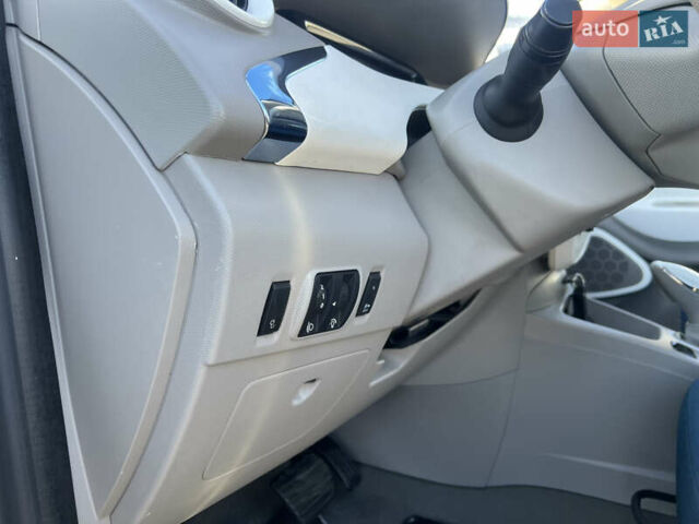 Білий Рено Зое, об'ємом двигуна 0 л та пробігом 115 тис. км за 6550 $, фото 41 на Automoto.ua