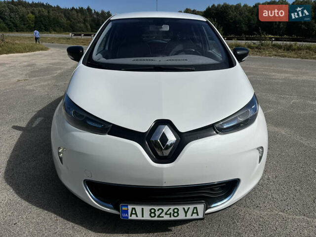 Білий Рено Зое, об'ємом двигуна 0 л та пробігом 123 тис. км за 6900 $, фото 28 на Automoto.ua