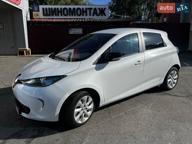 Белый Рено Зое, объемом двигателя 0 л и пробегом 123 тыс. км за 6850 $, фото 3 на Automoto.ua