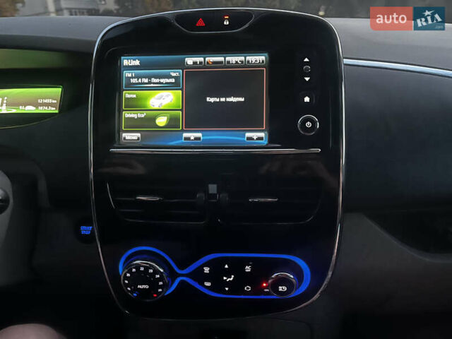 Белый Рено Зое, объемом двигателя 0 л и пробегом 123 тыс. км за 6850 $, фото 47 на Automoto.ua
