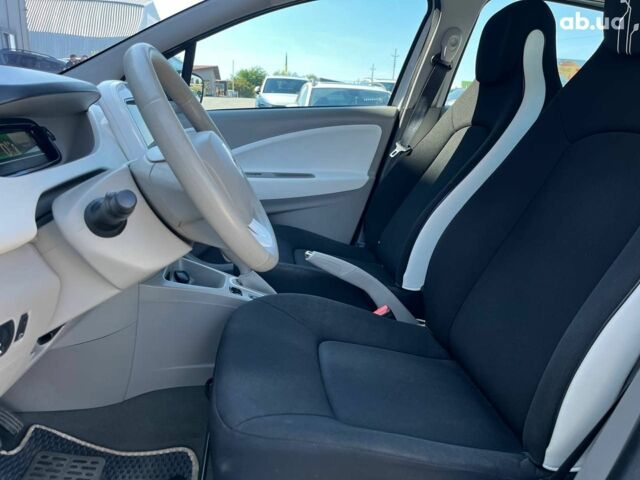 Белый Рено Зое, объемом двигателя 0 л и пробегом 56 тыс. км за 7190 $, фото 2 на Automoto.ua