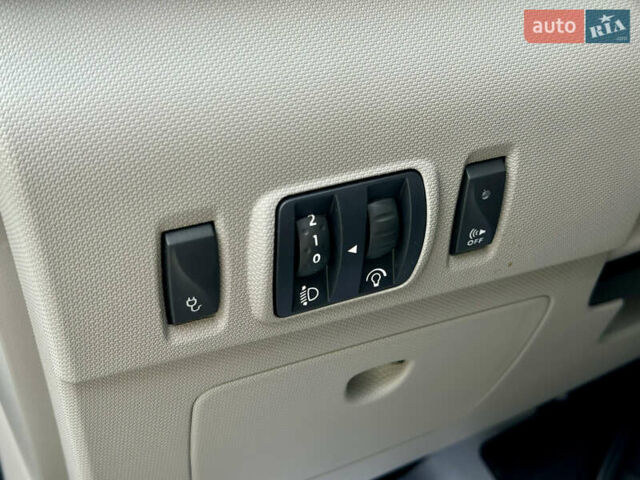 Білий Рено Зое, об'ємом двигуна 0 л та пробігом 110 тис. км за 6950 $, фото 22 на Automoto.ua