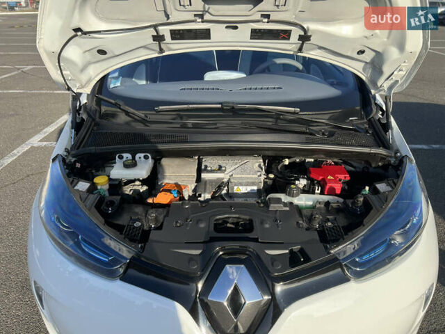 Білий Рено Зое, об'ємом двигуна 0 л та пробігом 115 тис. км за 6550 $, фото 44 на Automoto.ua