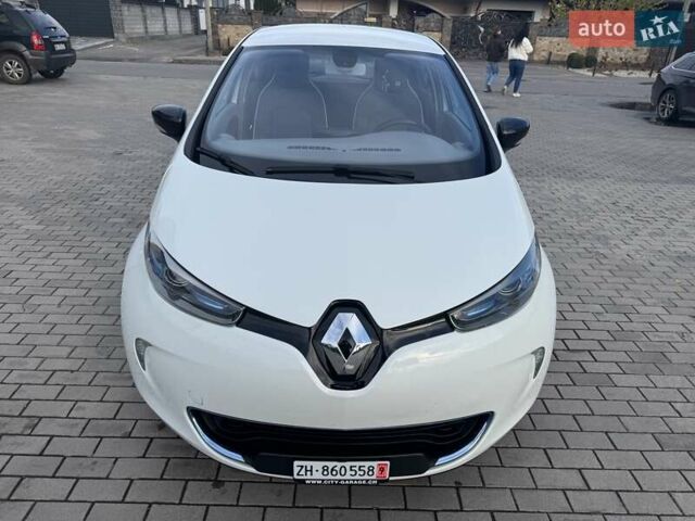 Белый Рено Зое, объемом двигателя 0 л и пробегом 167 тыс. км за 6599 $, фото 1 на Automoto.ua