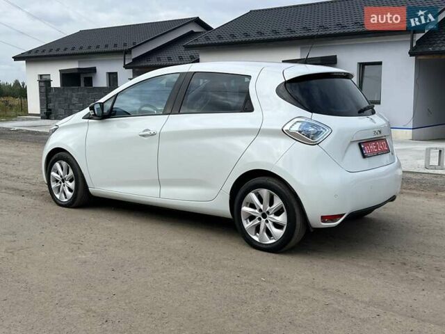Белый Рено Зое, объемом двигателя 0 л и пробегом 137 тыс. км за 6350 $, фото 11 на Automoto.ua