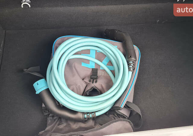 Білий Рено Зое, об'ємом двигуна 0 л та пробігом 53 тис. км за 7878 $, фото 12 на Automoto.ua