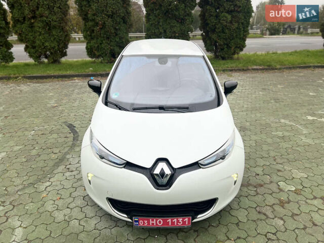 Белый Рено Зое, объемом двигателя 0 л и пробегом 103 тыс. км за 6799 $, фото 26 на Automoto.ua