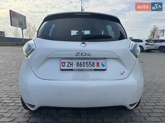 Белый Рено Зое, объемом двигателя 0 л и пробегом 167 тыс. км за 6599 $, фото 8 на Automoto.ua