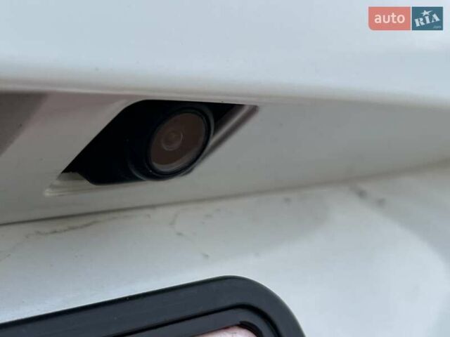 Белый Рено Зое, объемом двигателя 0 л и пробегом 137 тыс. км за 6350 $, фото 18 на Automoto.ua