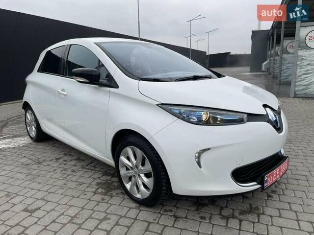 Белый Рено Зое, объемом двигателя 0 л и пробегом 98 тыс. км за 7000 $, фото 9 на Automoto.ua