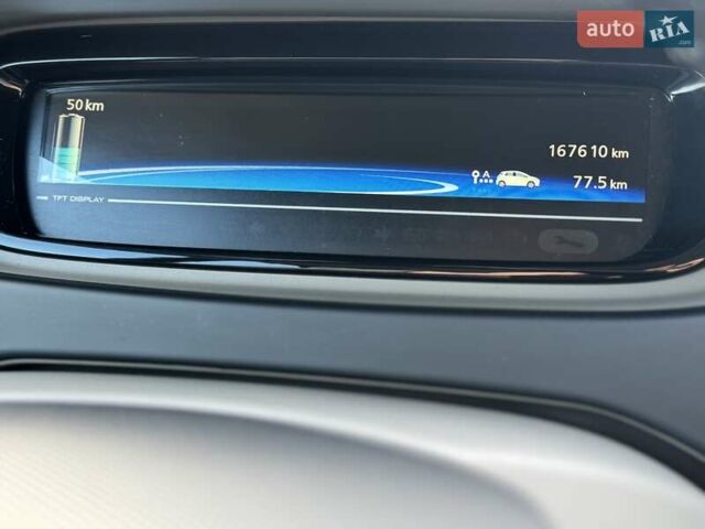 Белый Рено Зое, объемом двигателя 0 л и пробегом 167 тыс. км за 6599 $, фото 34 на Automoto.ua