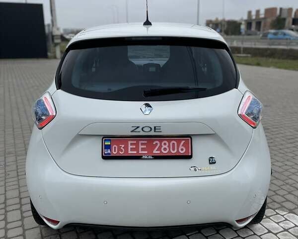 Белый Рено Зое, объемом двигателя 0 л и пробегом 98 тыс. км за 7000 $, фото 6 на Automoto.ua