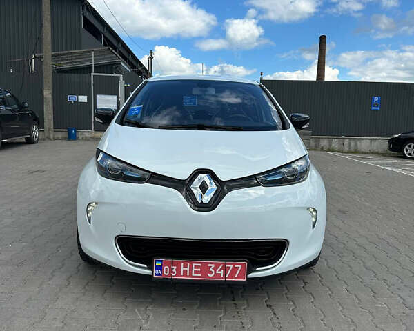Белый Рено Зое, объемом двигателя 0 л и пробегом 87 тыс. км за 6400 $, фото 1 на Automoto.ua