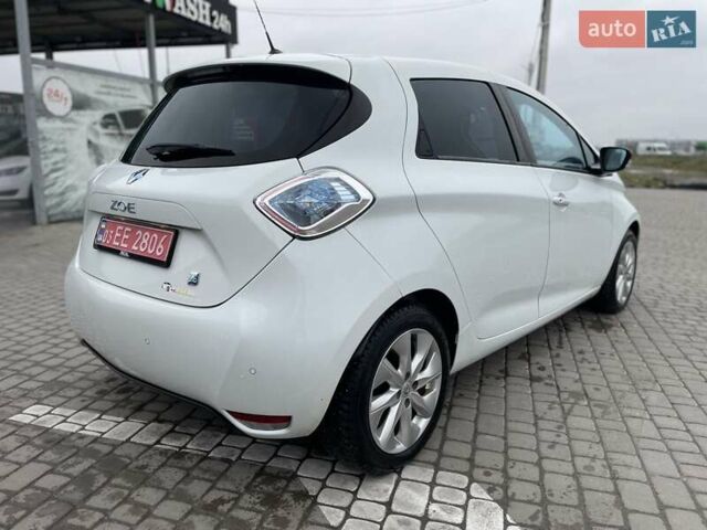 Белый Рено Зое, объемом двигателя 0 л и пробегом 98 тыс. км за 7000 $, фото 7 на Automoto.ua