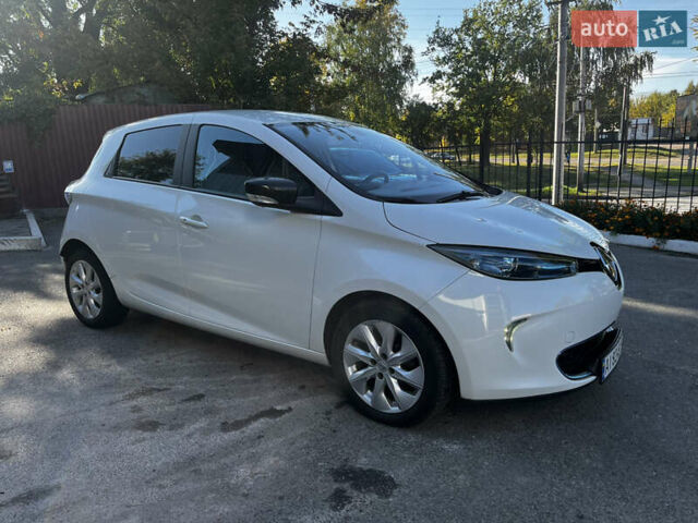 Белый Рено Зое, объемом двигателя 0 л и пробегом 123 тыс. км за 6850 $, фото 13 на Automoto.ua