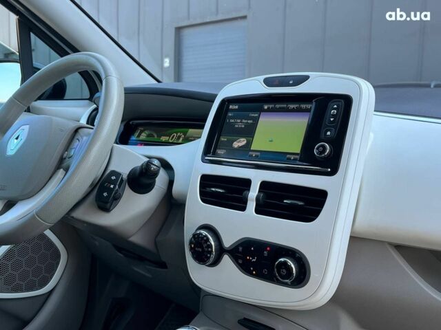 Белый Рено Зое, объемом двигателя 0 л и пробегом 56 тыс. км за 7190 $, фото 19 на Automoto.ua
